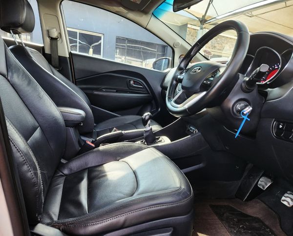 2013-Kia-Rio-14-Tec-5-dr image:11