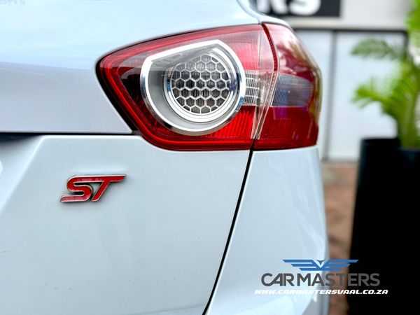 2012-Ford-Kuga-25T-AWD-Trend image:11