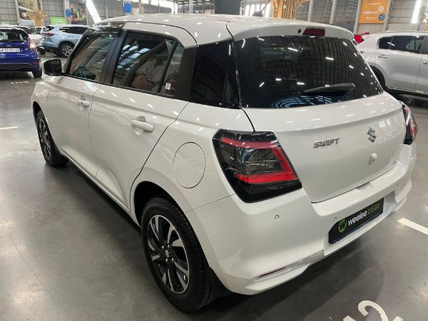 2025-Suzuki-Swift-12-GLX-Auto image:4
