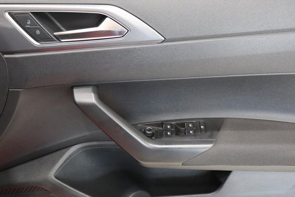 2019-Volkswagen-Polo-10-TSI-Highline-Auto-85kW image:19