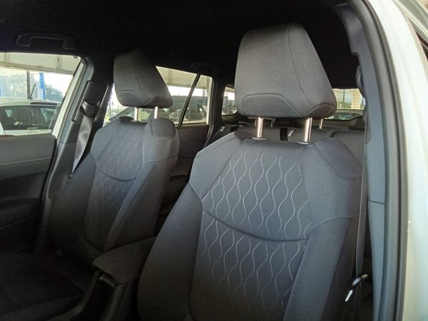2026-Toyota-Corolla-Cross-18-XI image:9