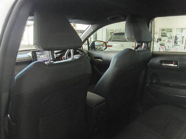 2026-Toyota-Corolla-Cross-18-XI image:10