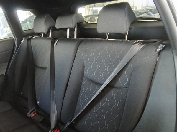 2026-Toyota-Corolla-Cross-18-XI image:11