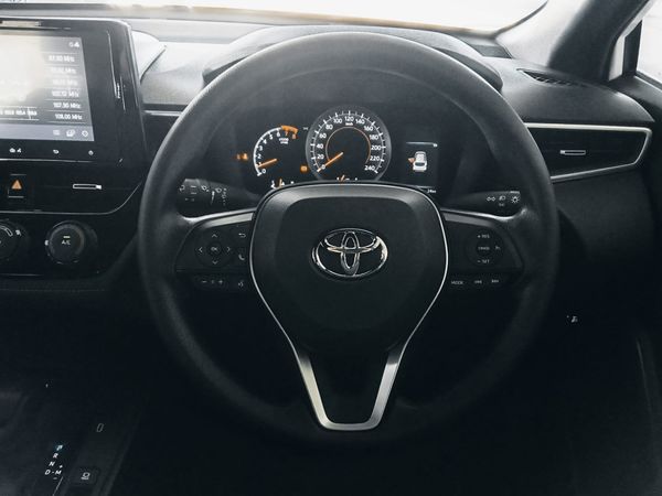 2026-Toyota-Corolla-Cross-18-XI image:13
