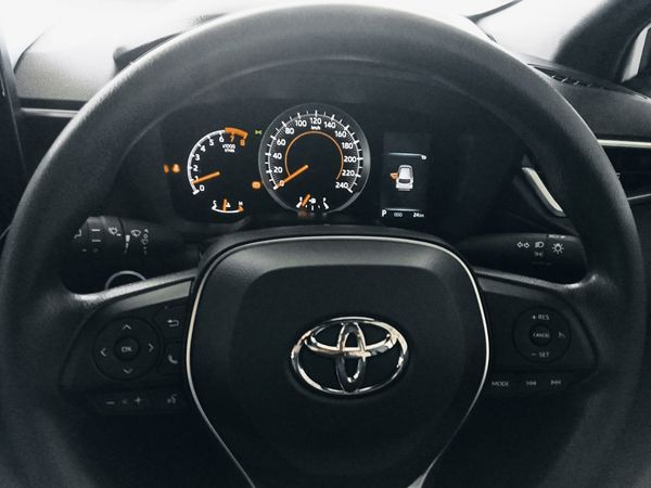 2026-Toyota-Corolla-Cross-18-XI image:14