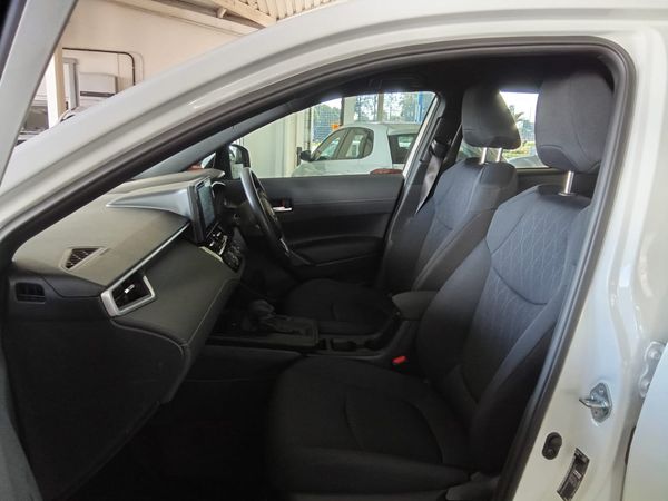 2026-Toyota-Corolla-Cross-18-XI image:6