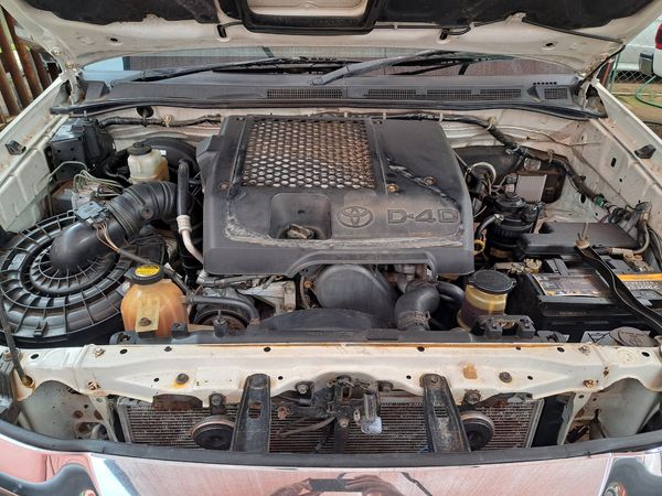 2012-Toyota-Hilux-30-D-4D-Raider-4x4-Auto-Double-Cab image:6