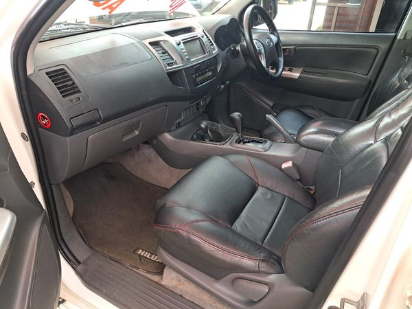 2012-Toyota-Hilux-30-D-4D-Raider-4x4-Auto-Double-Cab image:7