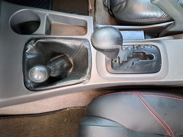 2012-Toyota-Hilux-30-D-4D-Raider-4x4-Auto-Double-Cab image:8
