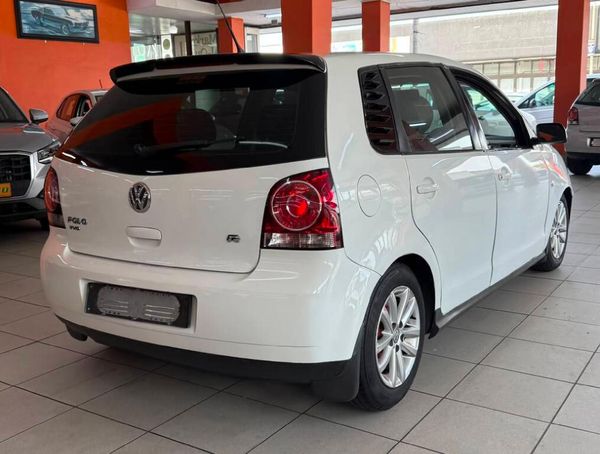 2013-Volkswagen-Polo-Vivo-14-Trendline-5-dr image:3