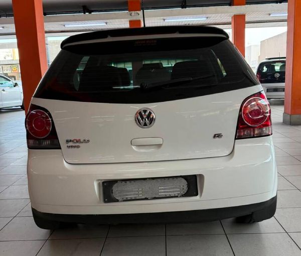 2013-Volkswagen-Polo-Vivo-14-Trendline-5-dr image:4