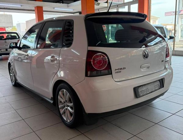 2013-Volkswagen-Polo-Vivo-14-Trendline-5-dr image:5
