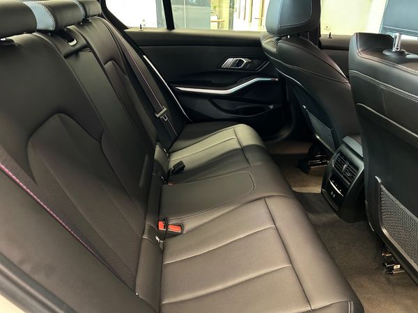2024-BMW-3-Series-320i-Mzansi-Edition-Auto image:7