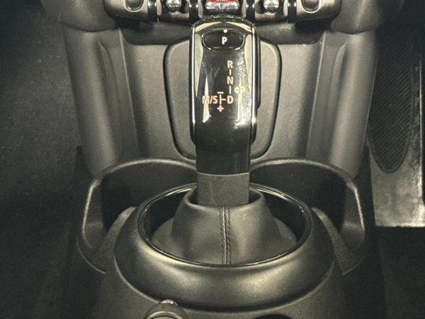 2019-MINI-Hatch-One-15T-5-dr-Auto image:10
