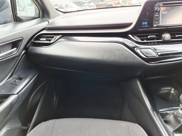 2018-Toyota-C-HR-12T image:21