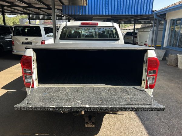 2015-Isuzu-KB-300-D-Teq-LX-Standard-Double-Cab image:4