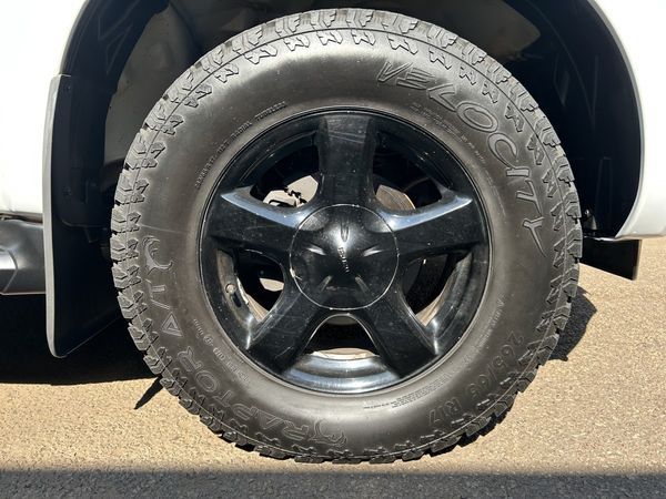 2015-Isuzu-KB-300-D-Teq-LX-Standard-Double-Cab image:5