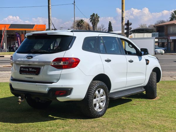 2017-Ford-Everest-22-TDCi-XLS-Auto image:9