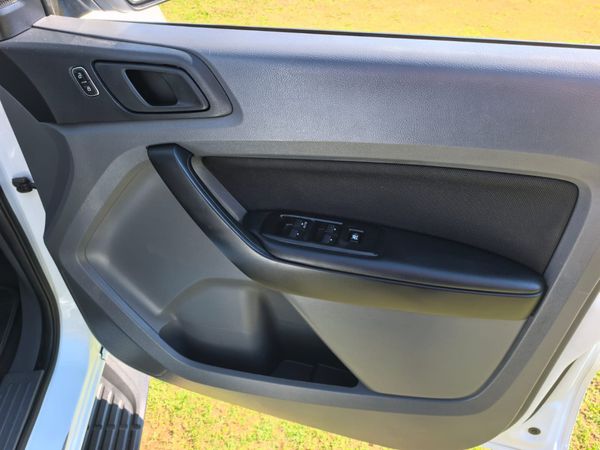 2017-Ford-Everest-22-TDCi-XLS-Auto image:12