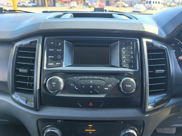 2017-Ford-Everest-22-TDCi-XLS-Auto image:16