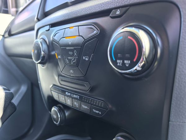2017-Ford-Everest-22-TDCi-XLS-Auto image:17