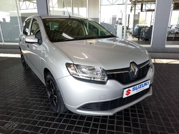 2015-Renault-Sandero-900T-Expression image:2