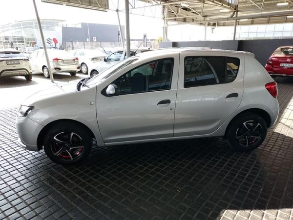 2015-Renault-Sandero-900T-Expression image:3