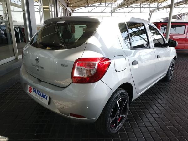 2015-Renault-Sandero-900T-Expression image:6