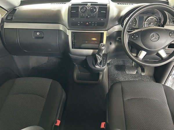 2014-Mercedes-Benz-Vito-122-CDI-Shuttle image:9