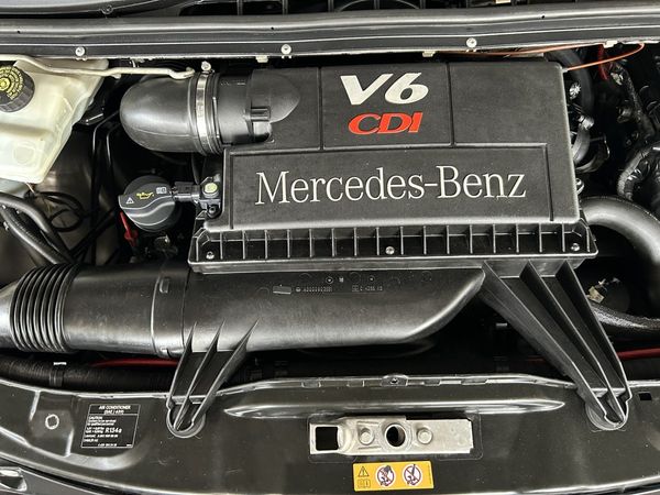 2014-Mercedes-Benz-Vito-122-CDI-Shuttle image:10
