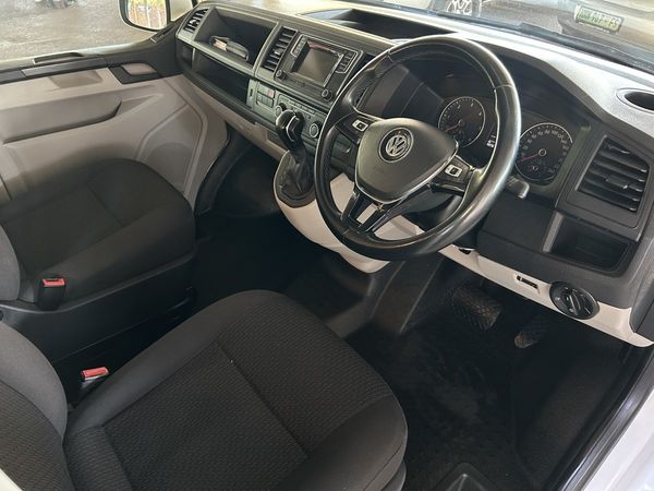 2018-Volkswagen-Kombi-20-TDI-Auto-103kW-Trendline image:5