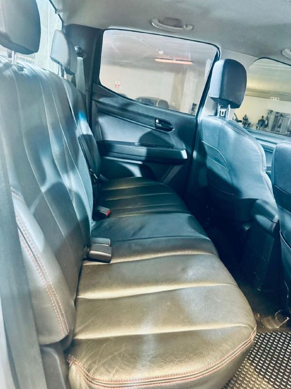 2021-Isuzu-D-Max-250-HO-Hi-Rider-Double-Cab image:8