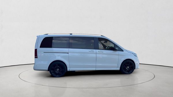 2024-Mercedes-Benz-V-Class-V-300d-Avantgarde-AMG-Line image:2