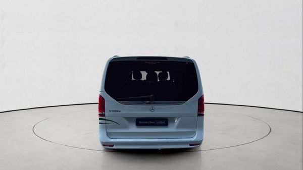 2024-Mercedes-Benz-V-Class-V-300d-Avantgarde-AMG-Line image:3