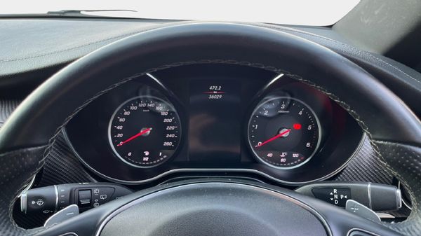 2024-Mercedes-Benz-V-Class-V-300d-Avantgarde-AMG-Line image:5