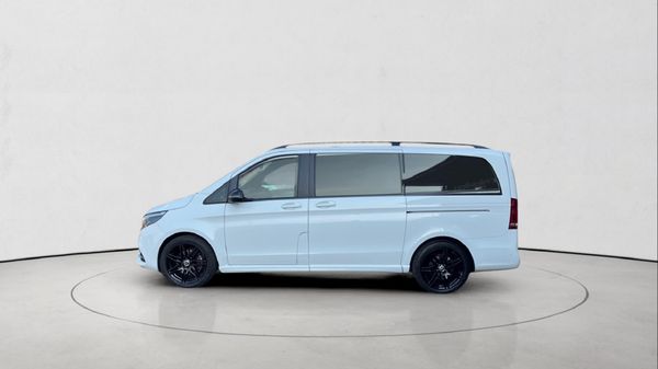 2024-Mercedes-Benz-V-Class-V-300d-Avantgarde-AMG-Line image:8