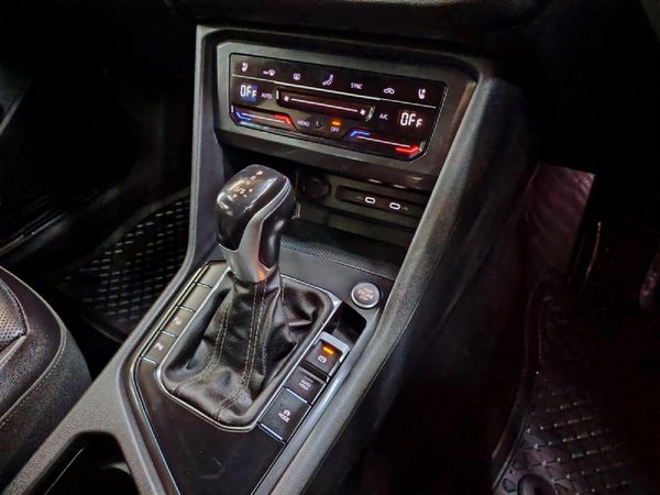 2022-Volkswagen-Tiguan-Allspace-14-TSI-R-Line-DSG-Auto image:13