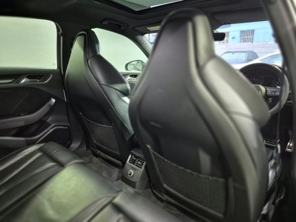 2018-Audi-RS3-Sedan-quattro image:10