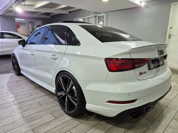 2018-Audi-RS3-Sedan-quattro image:12