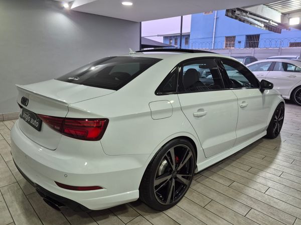 2018-Audi-RS3-Sedan-quattro image:14