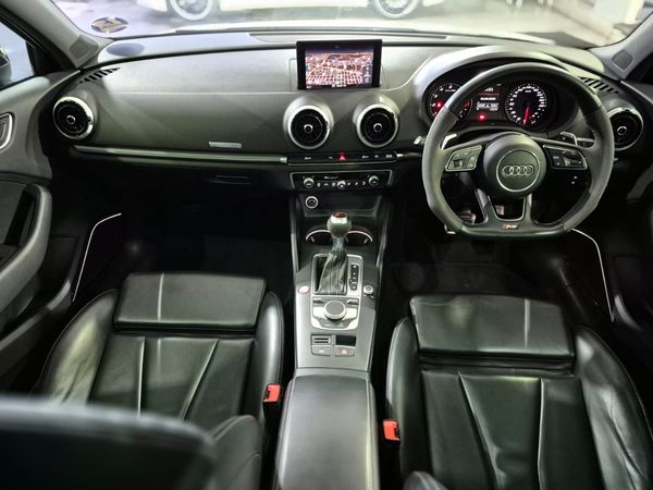 2018-Audi-RS3-Sedan-quattro image:3