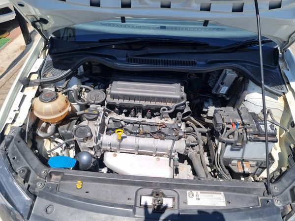 2020-Volkswagen-Polo-Vivo-14-Comfortline-5-dr image:12