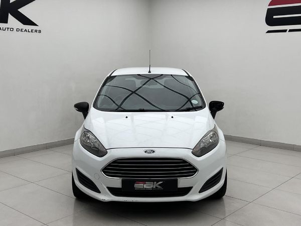 2015-Ford-Fiesta-14-Ambiente-5-dr image:1