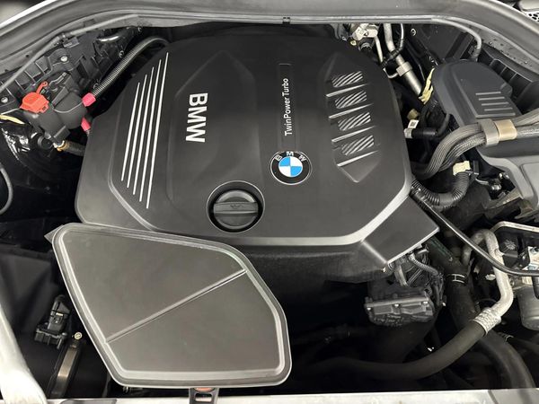 2019-BMW-X3-sDrive18d image:12