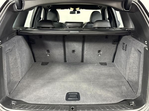 2019-BMW-X3-sDrive18d image:13