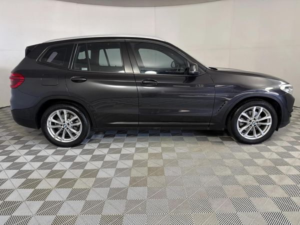 2019-BMW-X3-sDrive18d image:16