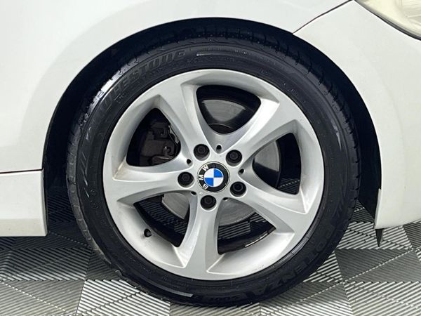 2011-BMW-1-Series-120d-Coupe-Auto image:3