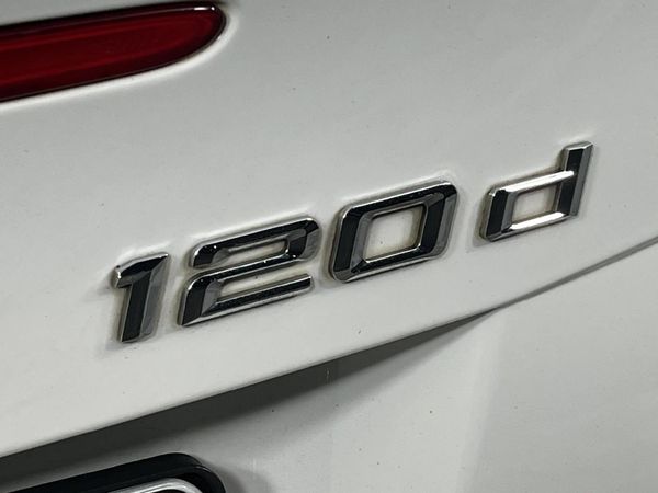2011-BMW-1-Series-120d-Coupe-Auto image:7