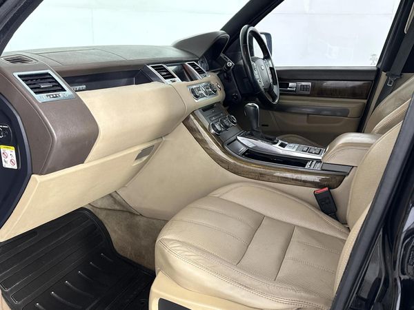 2013-Land-Rover-Range-Rover-Sport-30-D-HSE-Lux image:7