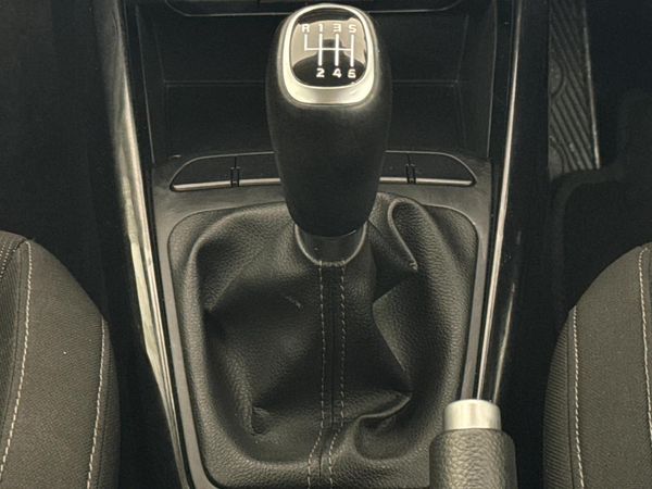 2022-Kia-Rio-14-EX-5-dr image:10